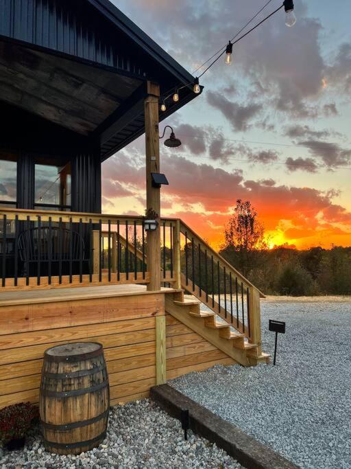 Bourbon Barrel Cottages #2 Of 5 On Kentucky Trail Lawrenceburg エクステリア 写真