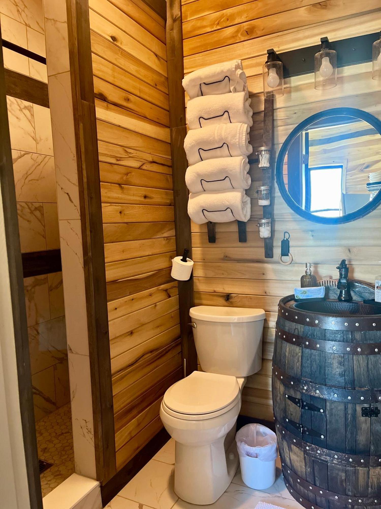 Bourbon Barrel Cottages #2 Of 5 On Kentucky Trail Lawrenceburg エクステリア 写真